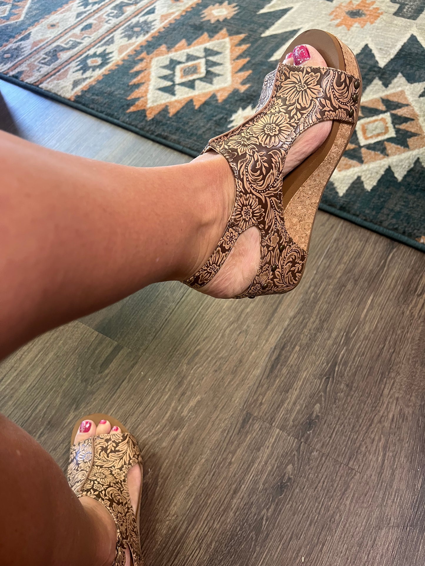 Liberty Tooled Embossed Womens Wedge
