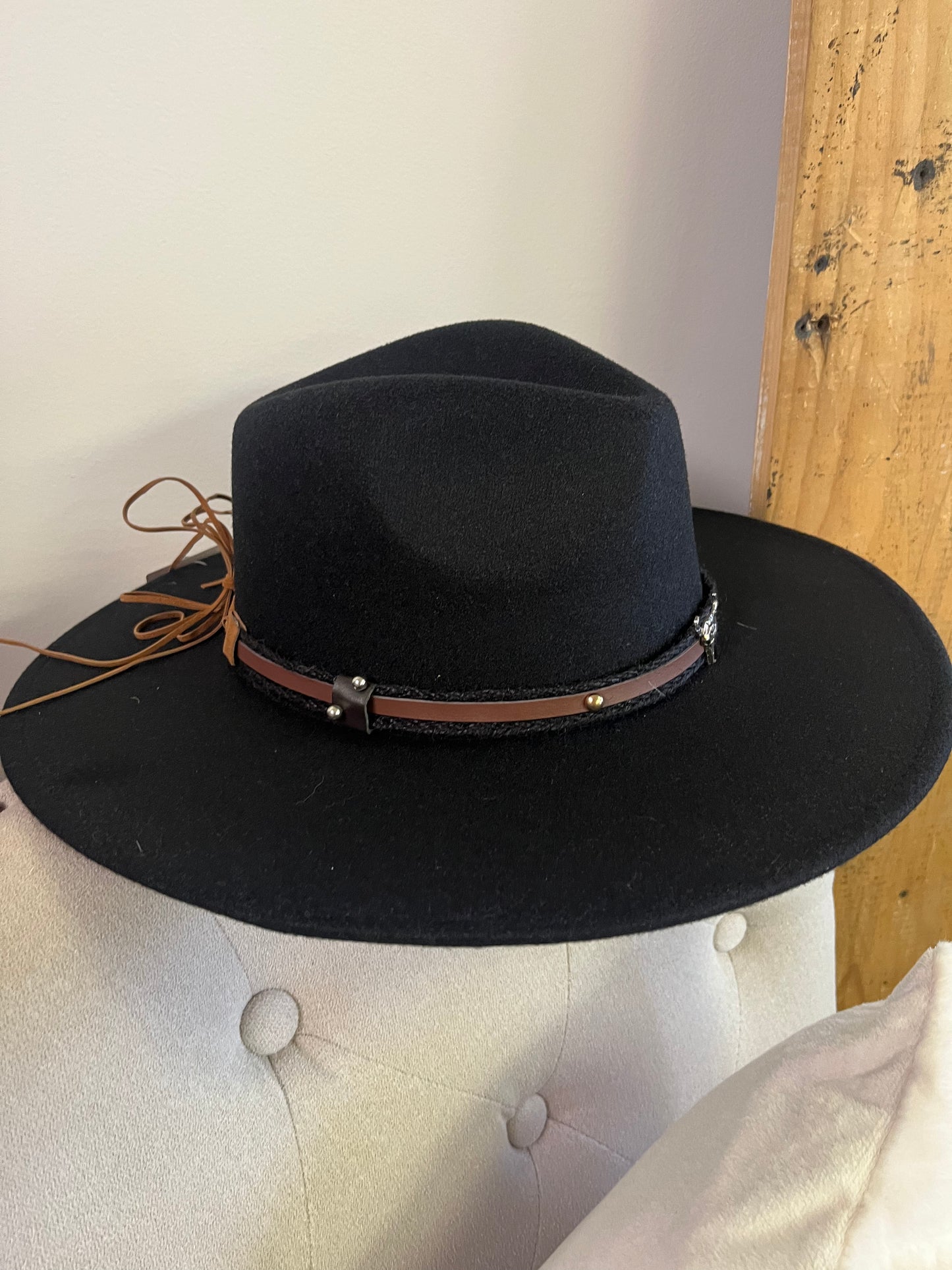 Black Felt Wide Brim Fedora Hat